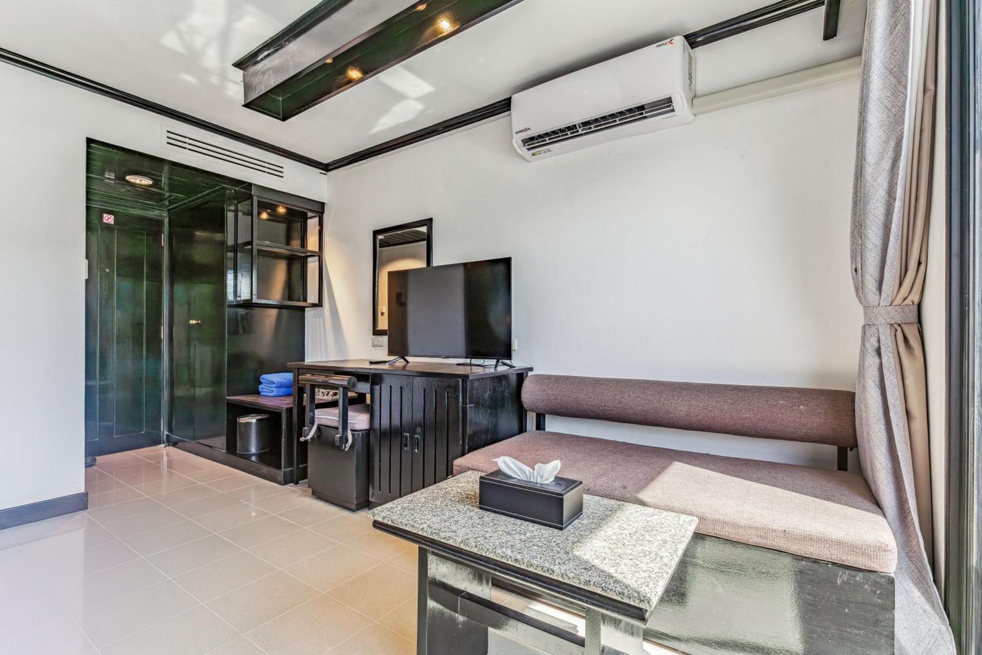 Rattana Beach Hotel Karon Quarto foto