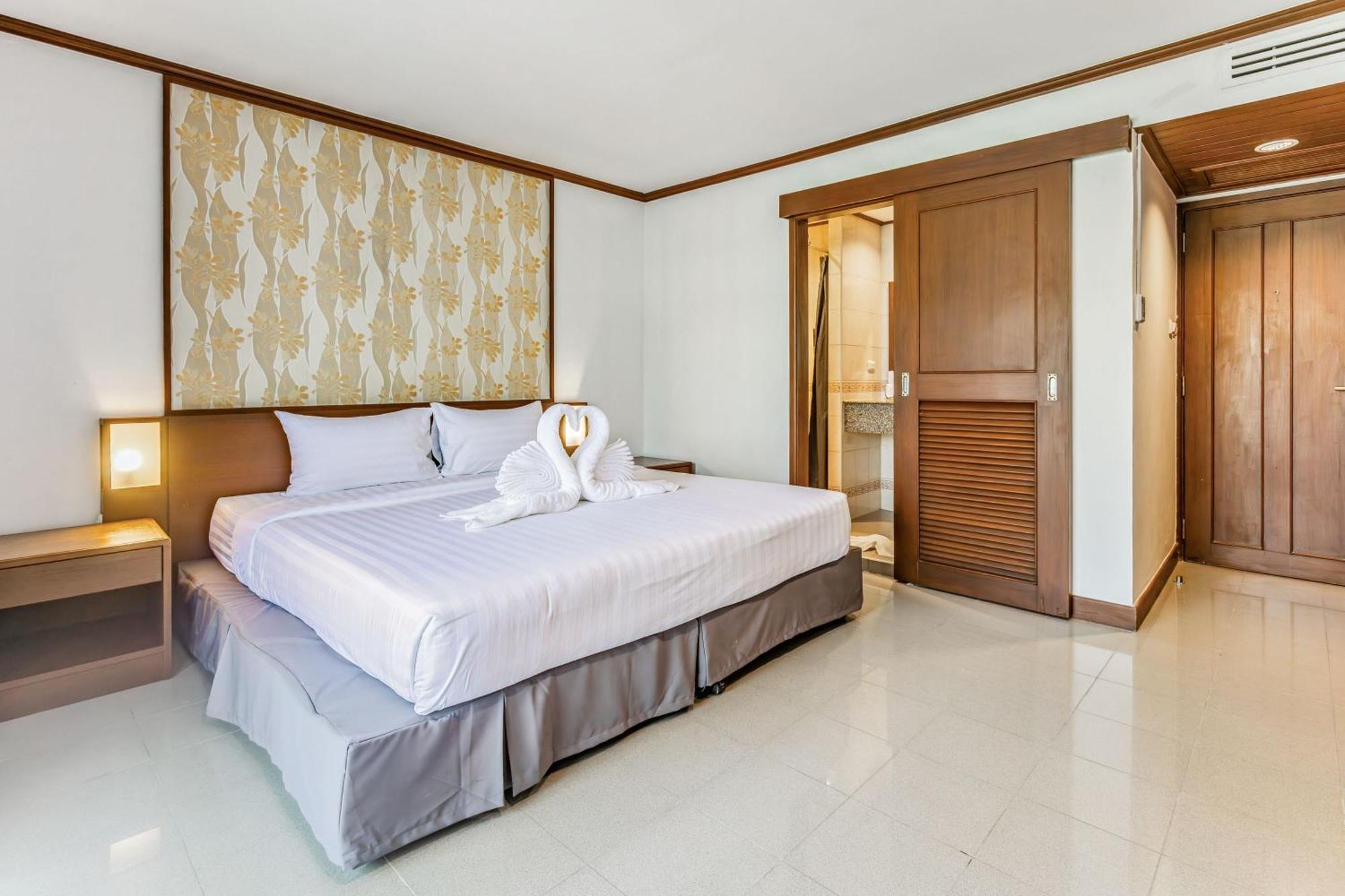 Rattana Beach Hotel Karon Quarto foto